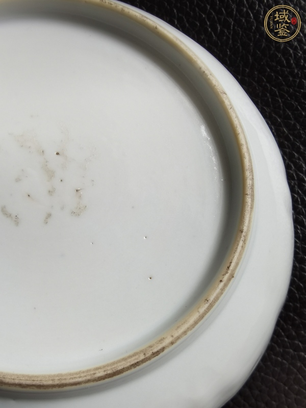 古玩陶瓷樓臺亭閣山水紋青花盤真品鑒賞圖