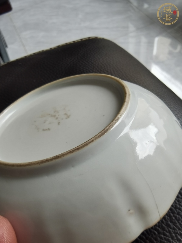 古玩樓臺亭閣山水紋青花盤真品鑒賞圖