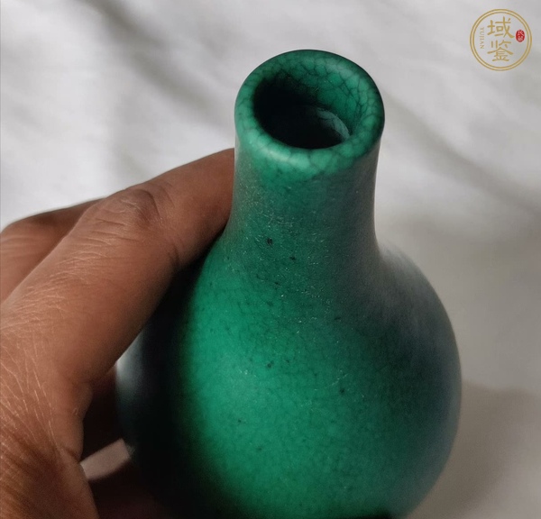 古玩陶瓷綠哥釉膽瓶真品鑒賞圖