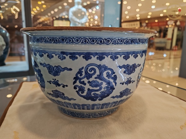 古玩陶瓷清康熙時期青花香草龍紋花盆真品鑒賞圖