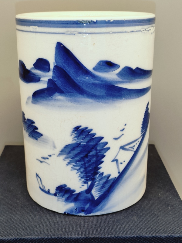 古玩陶瓷民國(guó)，山水人物紋青花開片筆筒拍賣，當(dāng)前價(jià)格380元