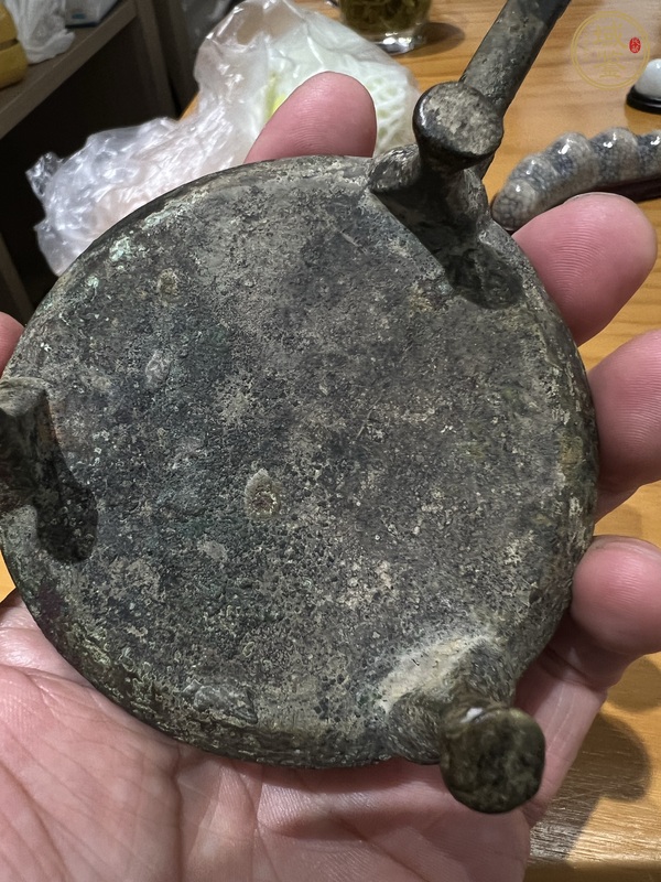 古玩銅器青銅行燈真品鑒賞圖
