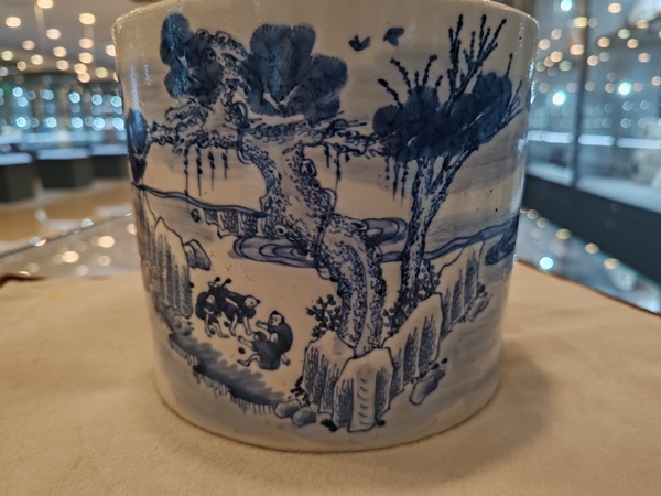 古玩轉賣青花人物故事紋筆筒拍賣，當前價格1688元