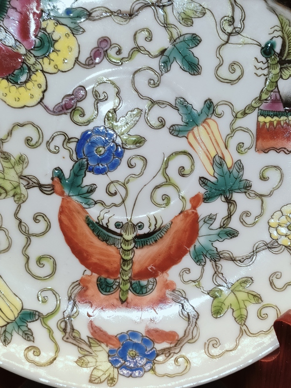 古玩陶瓷民國,瓜蝶連綿紋粉彩盤拍賣,當前價格360元