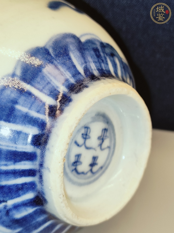 古玩陶瓷雍正青花瓜果紋茶碗真品鑒賞圖