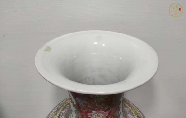 古玩陶瓷粉彩仕女人物撇口瓶真品鑒賞圖