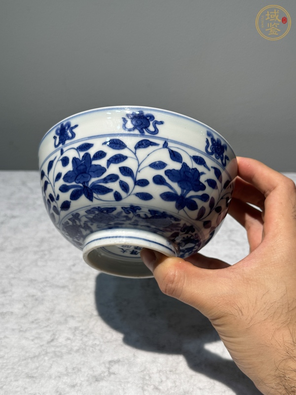 古玩陶瓷花卉雙龍紋碗真品鑒賞圖