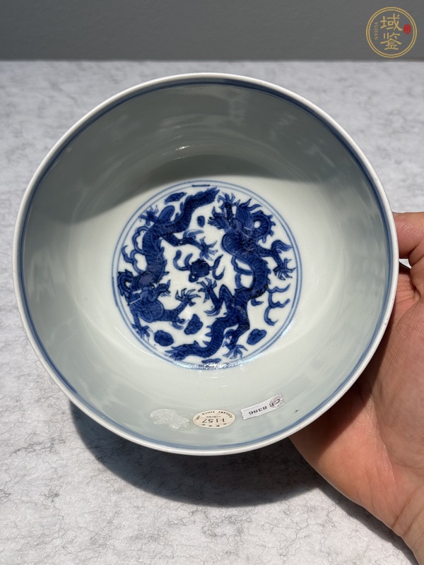 古玩陶瓷花卉雙龍紋碗真品鑒賞圖
