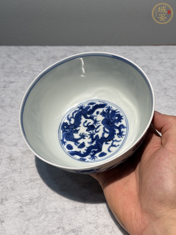 古玩陶瓷花卉雙龍紋碗真品鑒賞圖