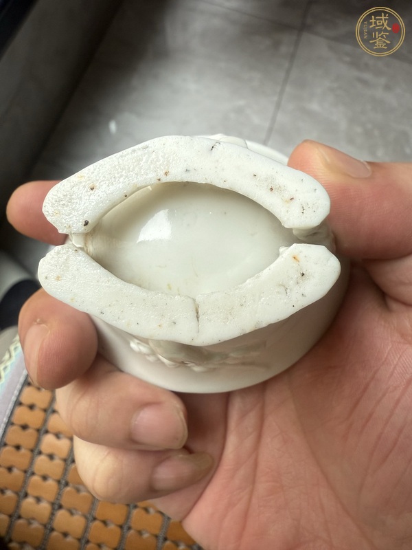 古玩陶瓷明代時期德化窯白釉梅花杯真品鑒賞圖
