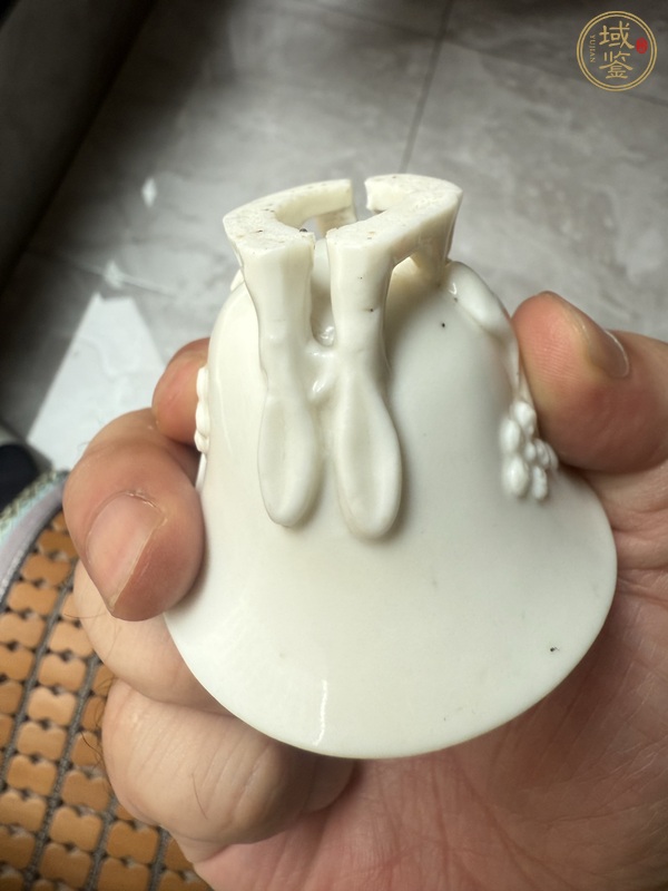 古玩陶瓷明代時期德化窯白釉梅花杯真品鑒賞圖