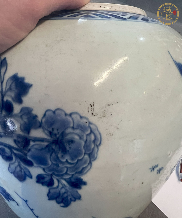 古玩陶瓷青花花卉紋罐真品鑒賞圖