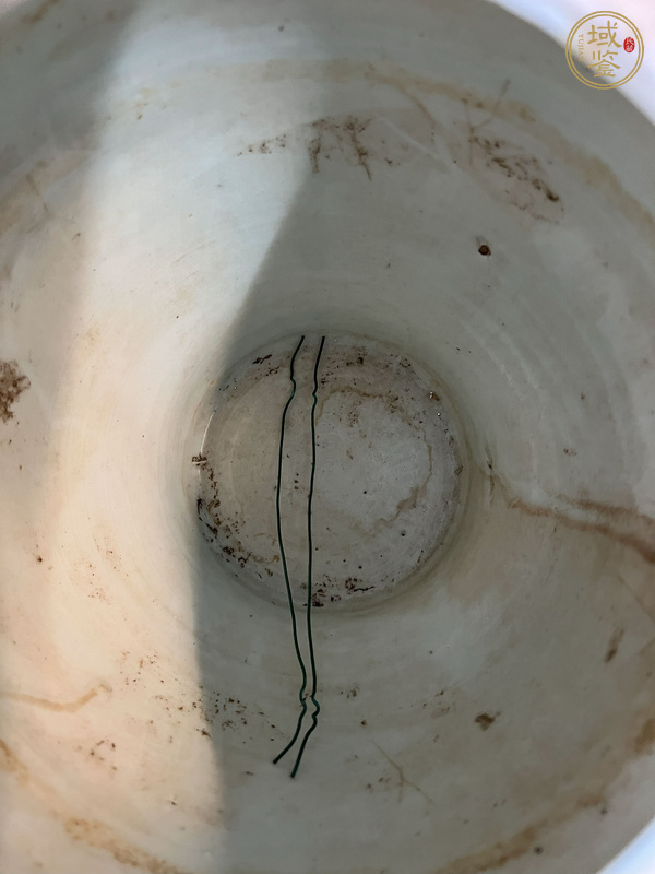 古玩陶瓷青花花卉紋罐真品鑒賞圖