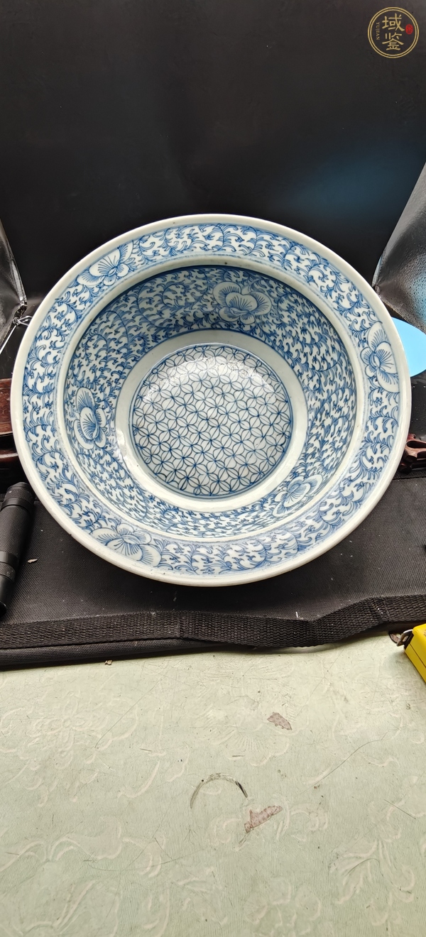 古玩陶瓷青花盆真品鑒賞圖