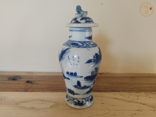 古玩陶瓷山水紋青花雞腿蓋瓶真品鑒賞圖