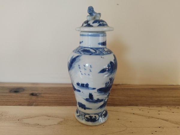 古玩陶瓷山水紋青花雞腿蓋瓶拍賣，當(dāng)前價格1000元