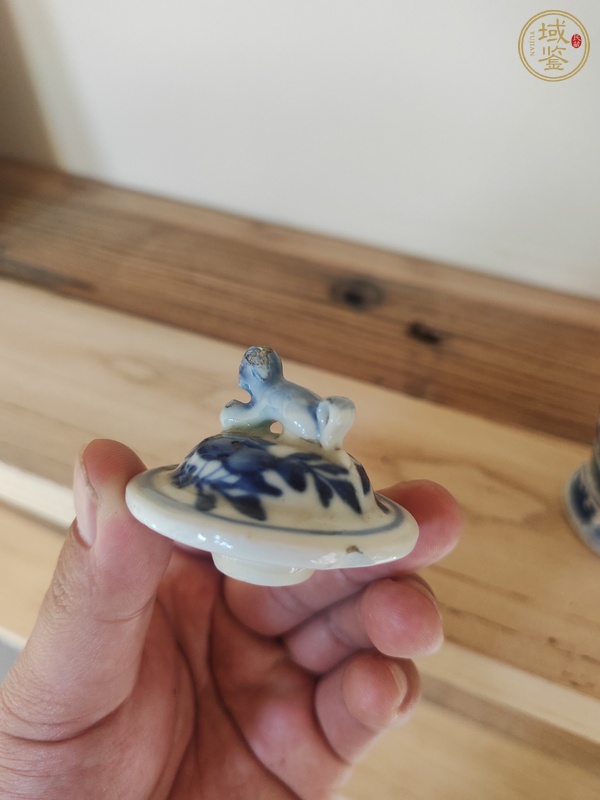 古玩陶瓷山水紋青花雞腿蓋瓶真品鑒賞圖