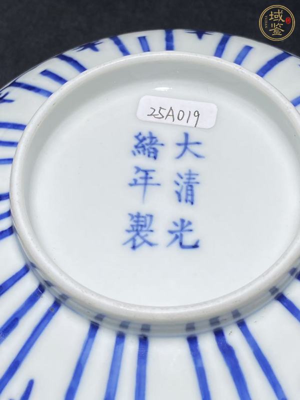 古玩陶瓷花卉紋青花碗真品鑒賞圖