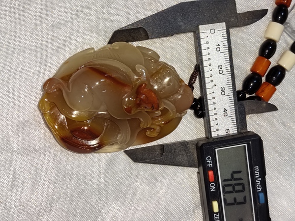 古玩玉器金絲玉雕“靈猴獻壽”把件拍賣，當前價格888元