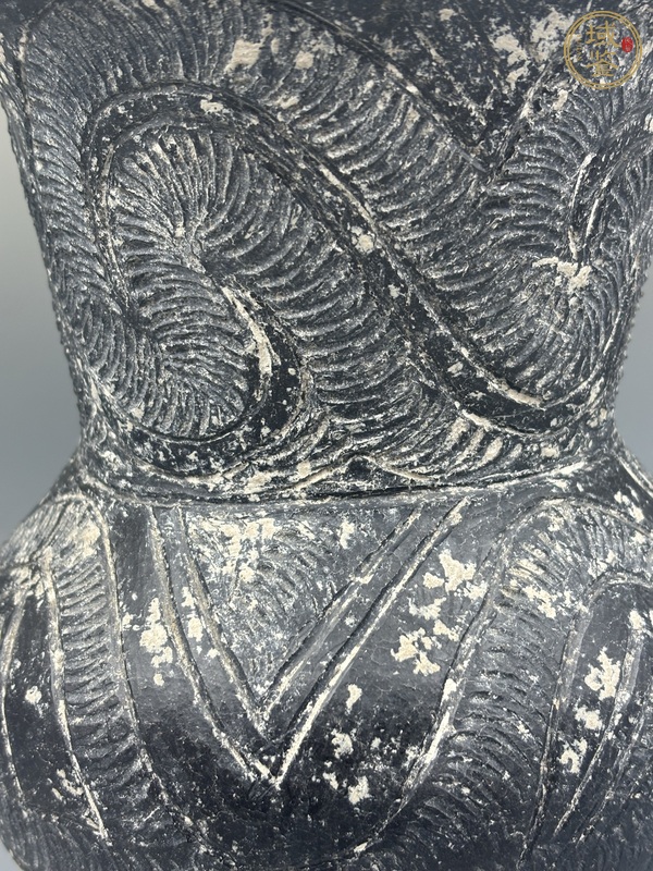 古玩陶瓷龍山文化四足尊真品鑒賞圖