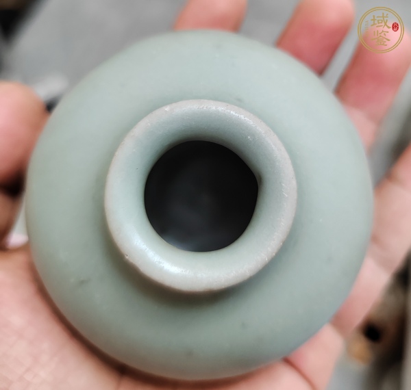 古玩陶瓷龍泉青瓷水盂真品鑒賞圖