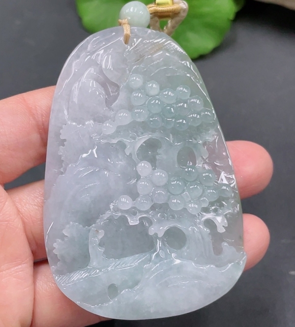 古玩轉賣天然翡翠山水牌(帶鑒定證書)拍賣，當前價格88元