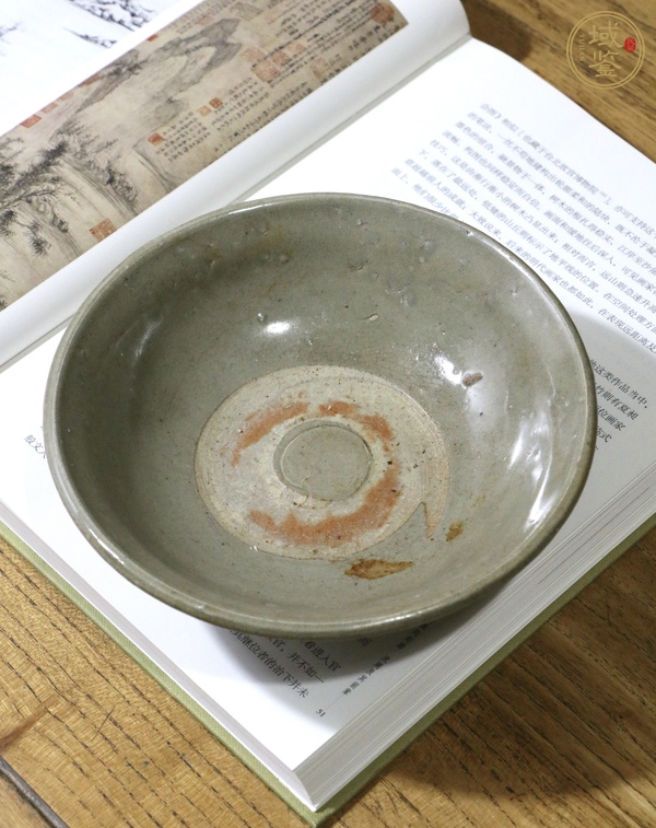 古玩龍泉青瓷撇口碗真品鑒賞圖