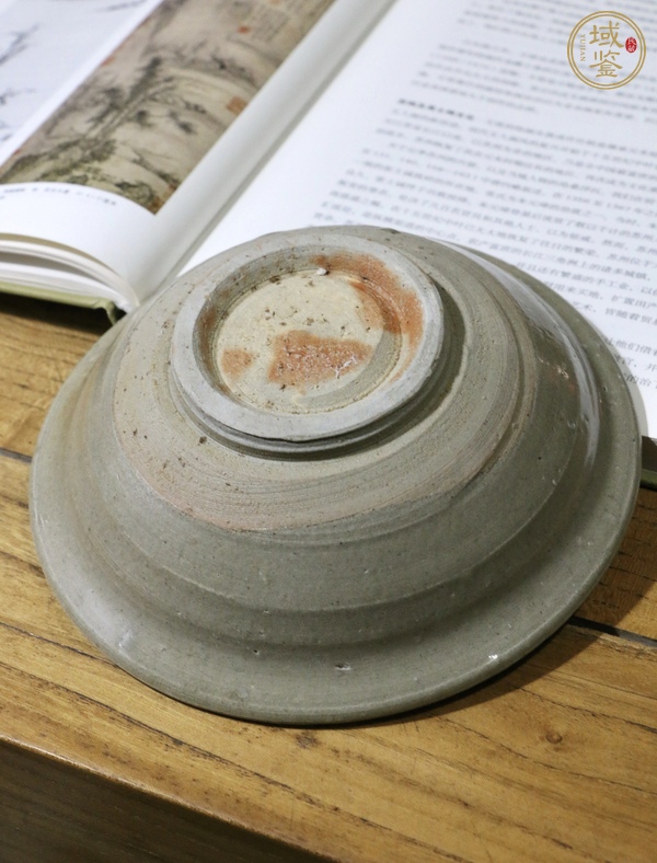 古玩陶瓷龍泉青瓷撇口碗真品鑒賞圖