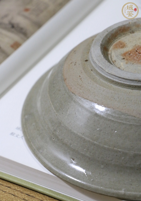 古玩陶瓷龍泉青瓷撇口碗真品鑒賞圖