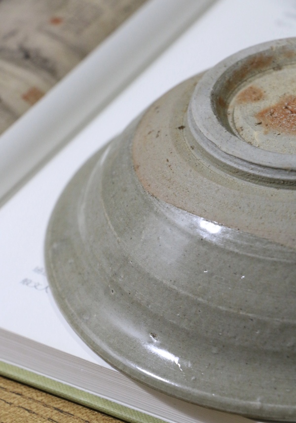 古玩陶瓷龍泉青瓷撇口碗拍賣，當前價格230元