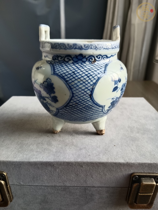 古玩陶瓷日本明治青花花卉紋香爐真品鑒賞圖