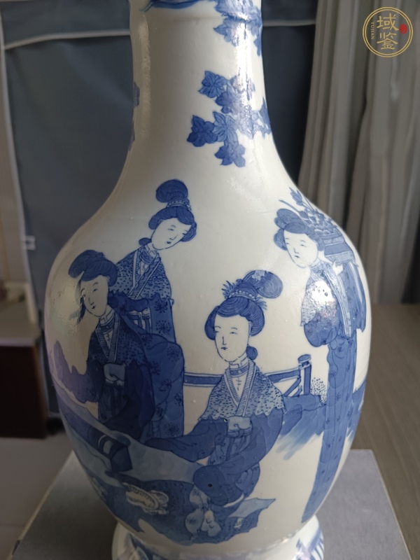古玩陶瓷青花仕女人物撇口瓶真品鑒賞圖
