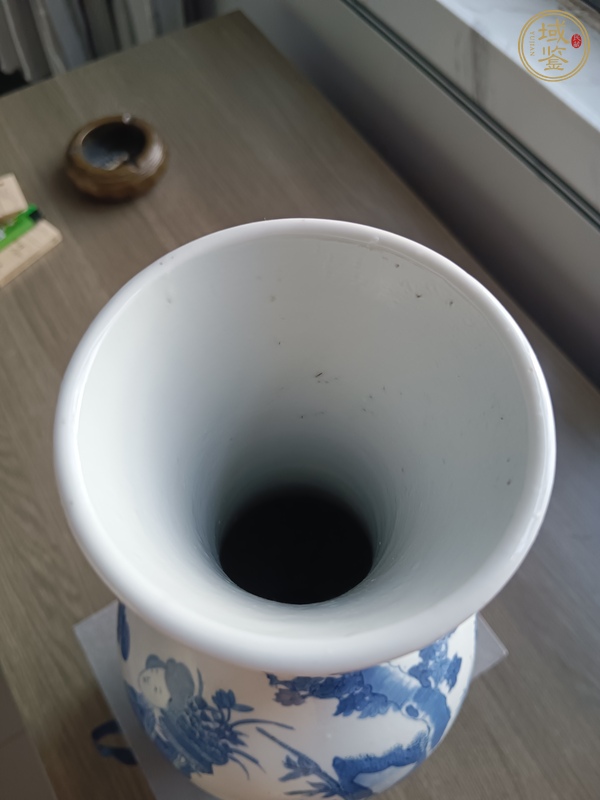 古玩陶瓷青花仕女人物撇口瓶真品鑒賞圖