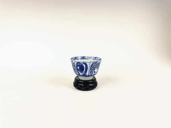 古玩陶瓷清光緒·青花魚澡紋茶圓拍賣，當(dāng)前價格396元