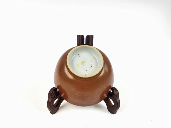 古玩陶瓷清早期·內(nèi)粉彩外紫金釉茶圓拍賣，當(dāng)前價(jià)格198元