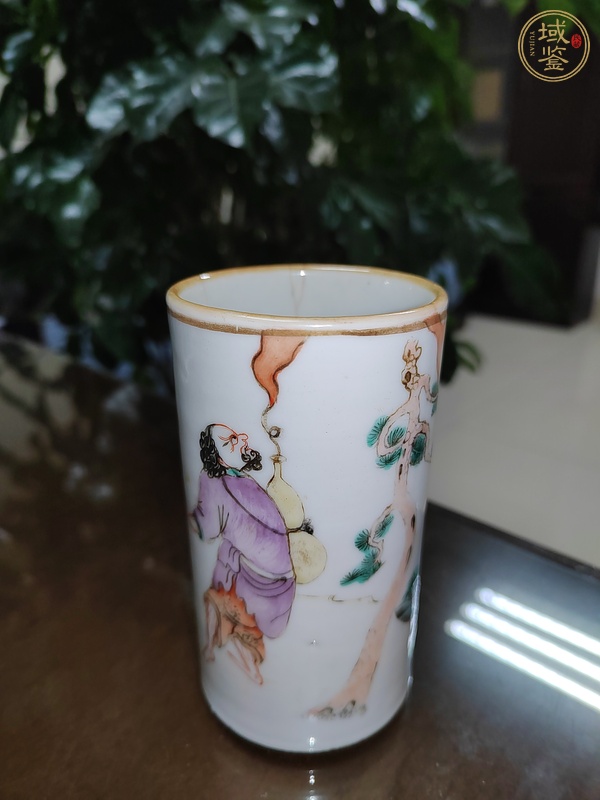 古玩陶瓷八仙圖粉彩鐵拐李筆筒真品鑒賞圖