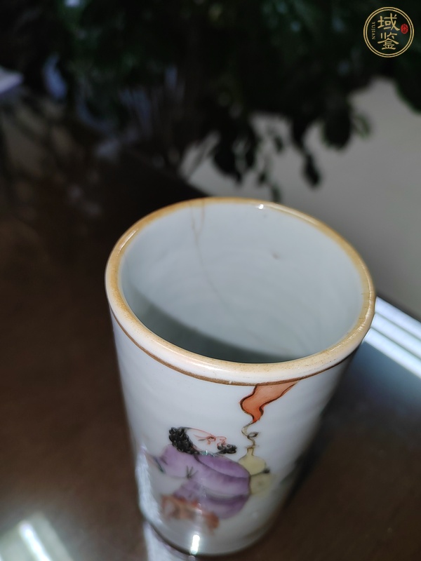 古玩陶瓷八仙圖粉彩鐵拐李筆筒真品鑒賞圖