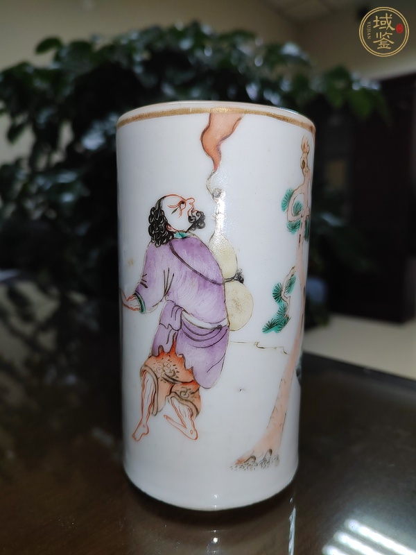 古玩陶瓷八仙圖粉彩鐵拐李筆筒真品鑒賞圖