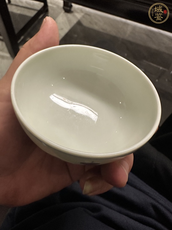 古玩陶瓷日本明治青花茶碗真品鑒賞圖