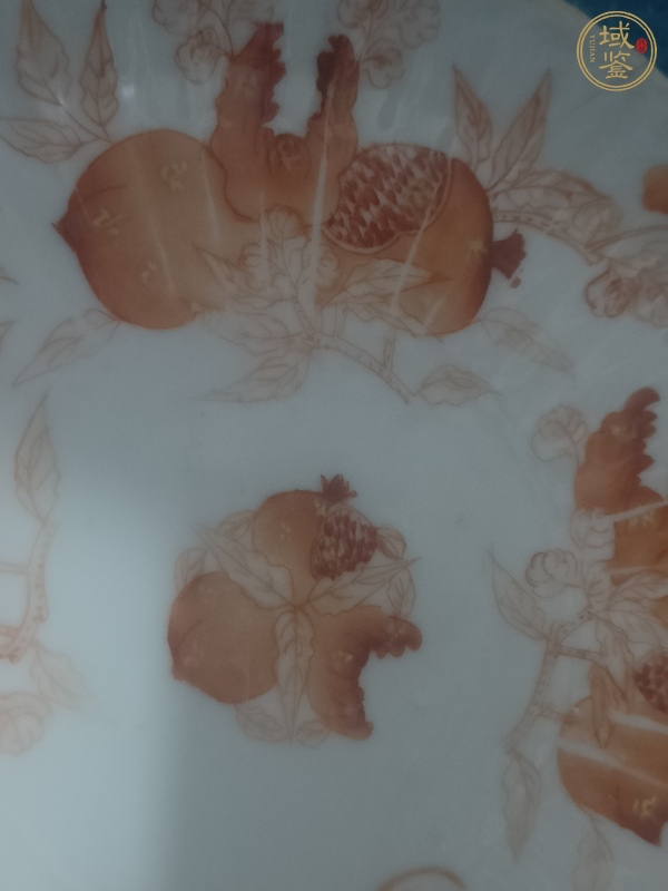 古玩陶瓷福壽三多紋礬紅盤真品鑒賞圖