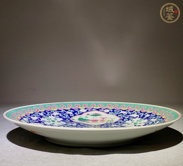 古玩陶瓷藍(lán)地粉彩開光博古圖盤真品鑒賞圖