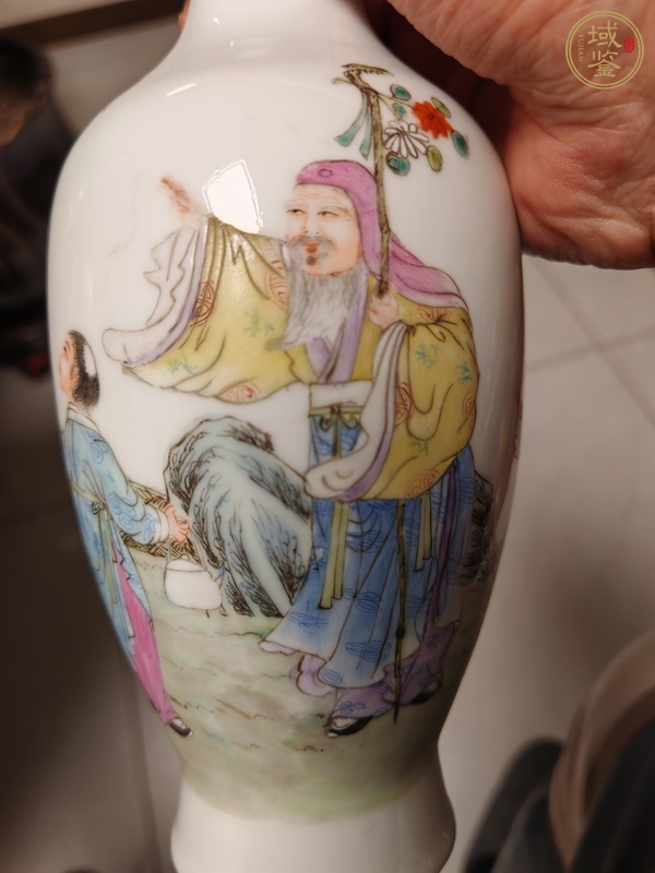 古玩陶瓷粉彩人物故事紋撇口瓶真品鑒賞圖