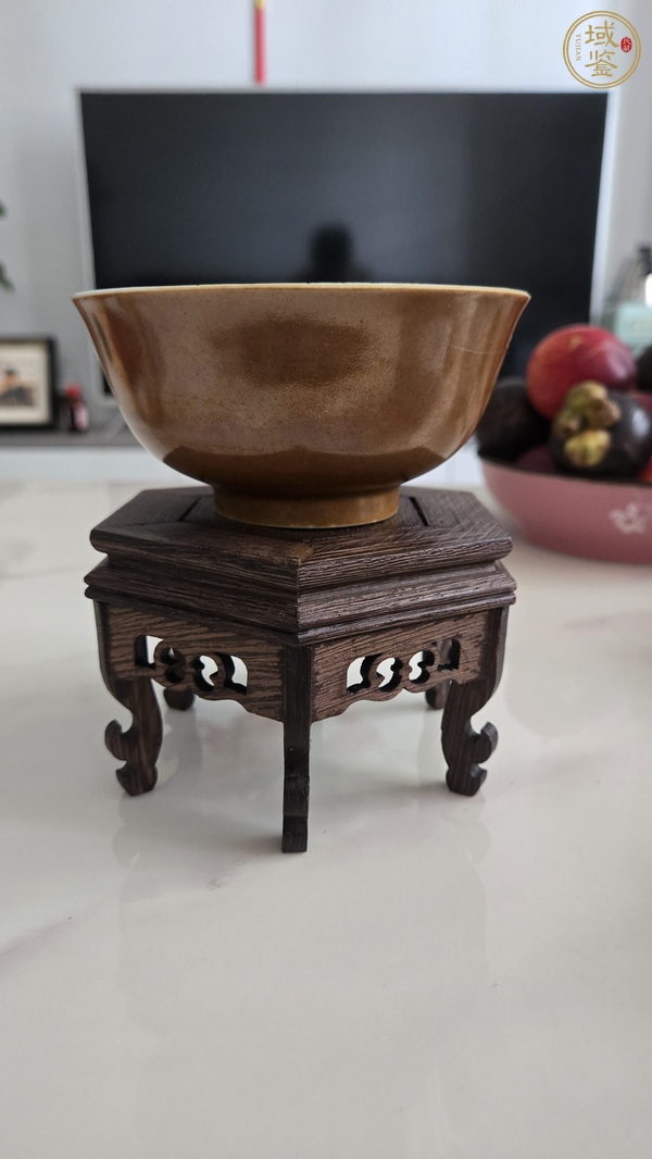 古玩陶瓷外紫金釉內(nèi)青花魚藻紋杯真品鑒賞圖