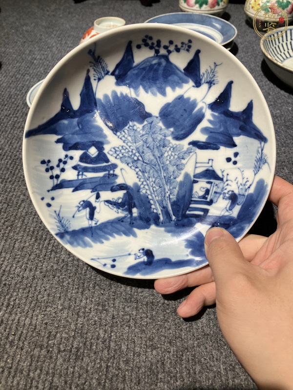 古玩樵漁耕讀山水紋青花盤真品鑒賞圖
