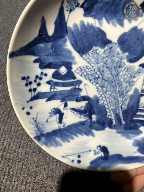 古玩陶瓷樵漁耕讀山水紋青花盤真品鑒賞圖
