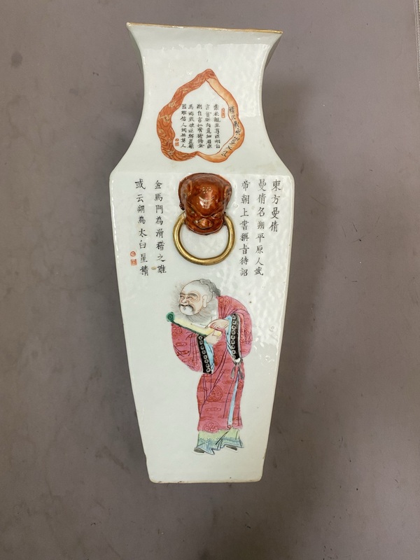 古玩陶瓷粉彩無雙譜人物四方瓶拍賣，當(dāng)前價格69800元