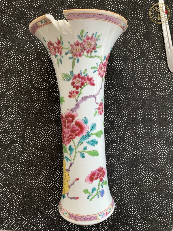 古玩陶瓷花蝶紋粉彩束腰花觚真品鑒賞圖