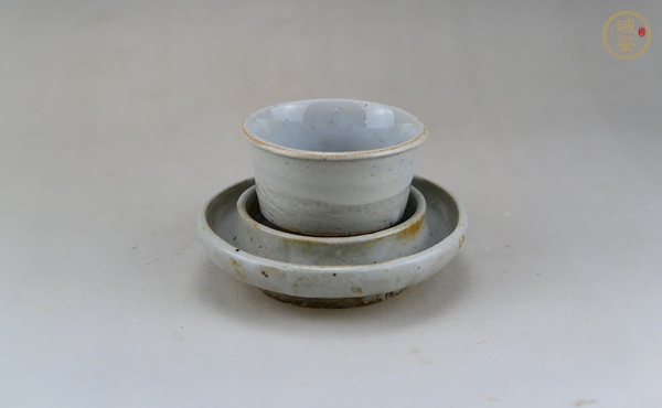古玩陶瓷龍泉青瓷青釉杯和托真品鑒賞圖