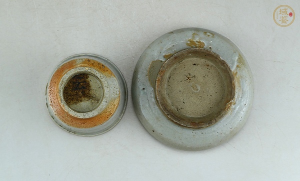 古玩陶瓷龍泉青瓷青釉杯和托真品鑒賞圖