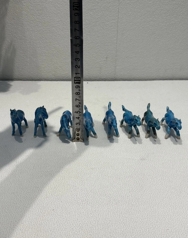 古玩陶瓷孔雀藍釉小馬八只拍賣，當前價格0元